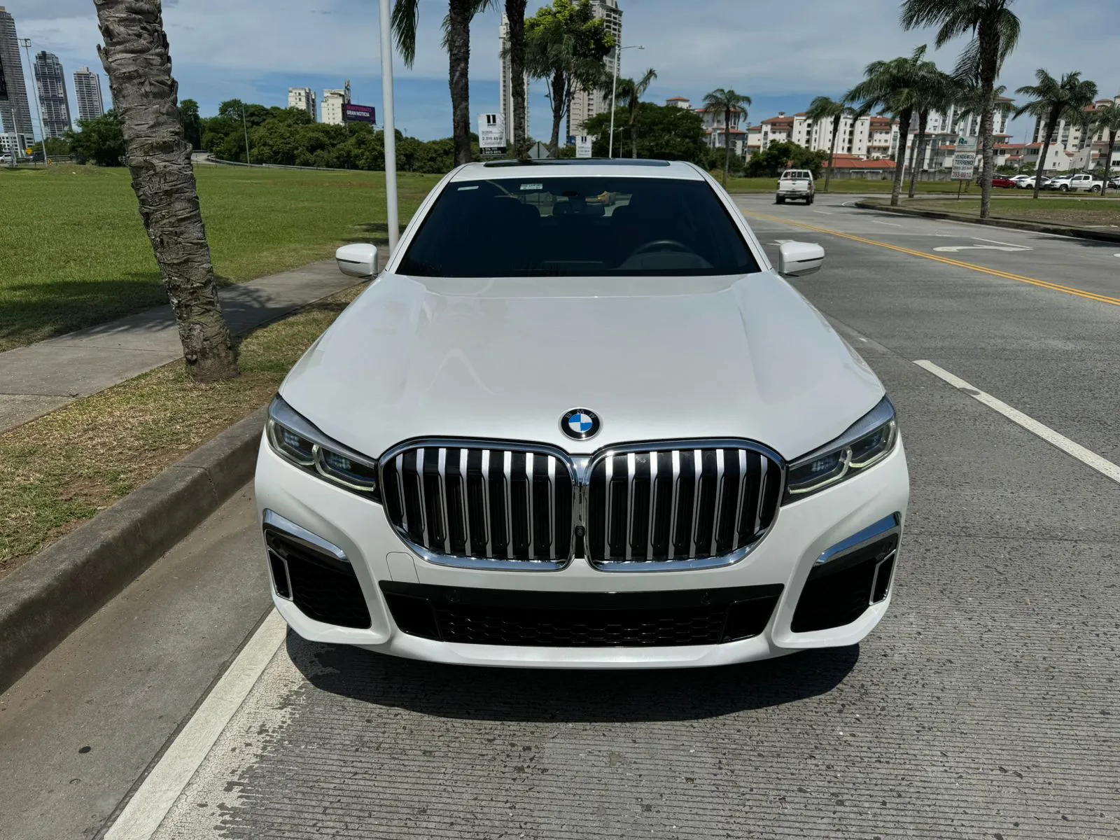 Preview imagenes del auto